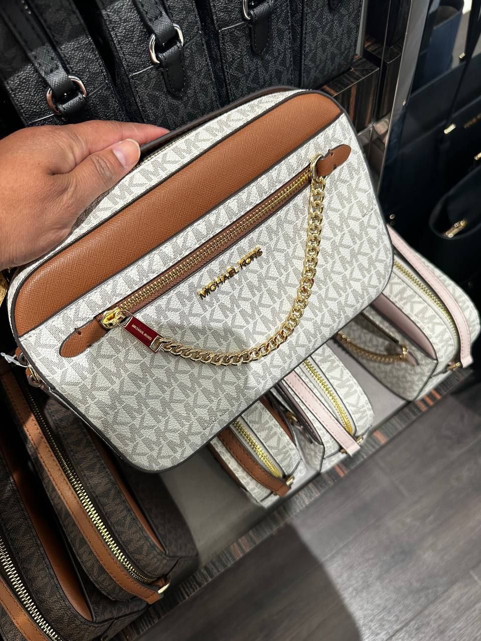 Michael Kors Large Chain Crossbody Signature Vanilla Brown - Image 2