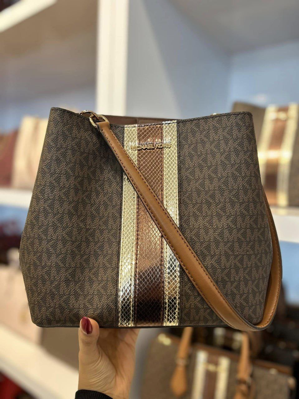 Michael Kors Pratt Medium Bucket Signature Brown