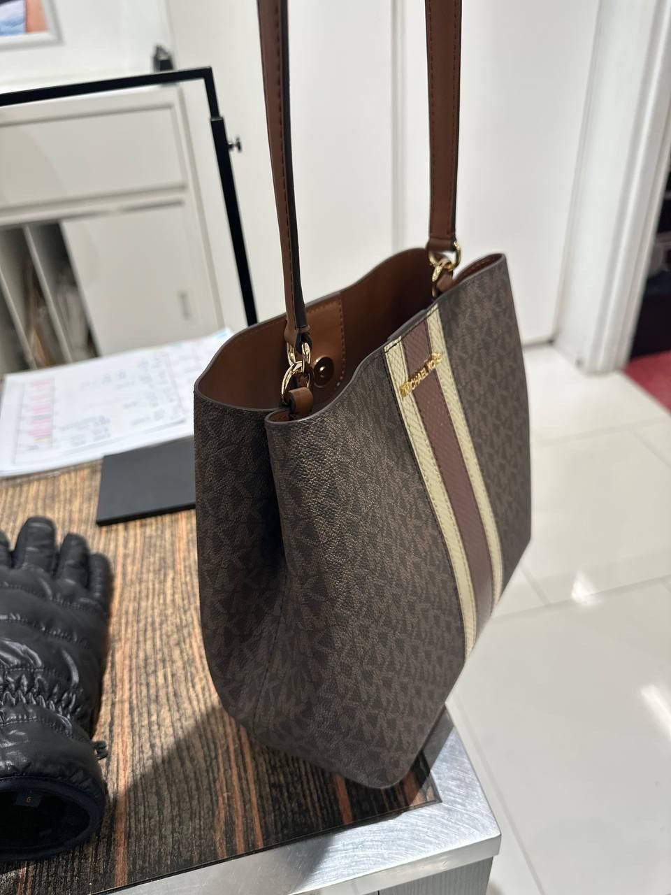 Michael Kors Pratt Medium Bucket Signature Brown - Image 3