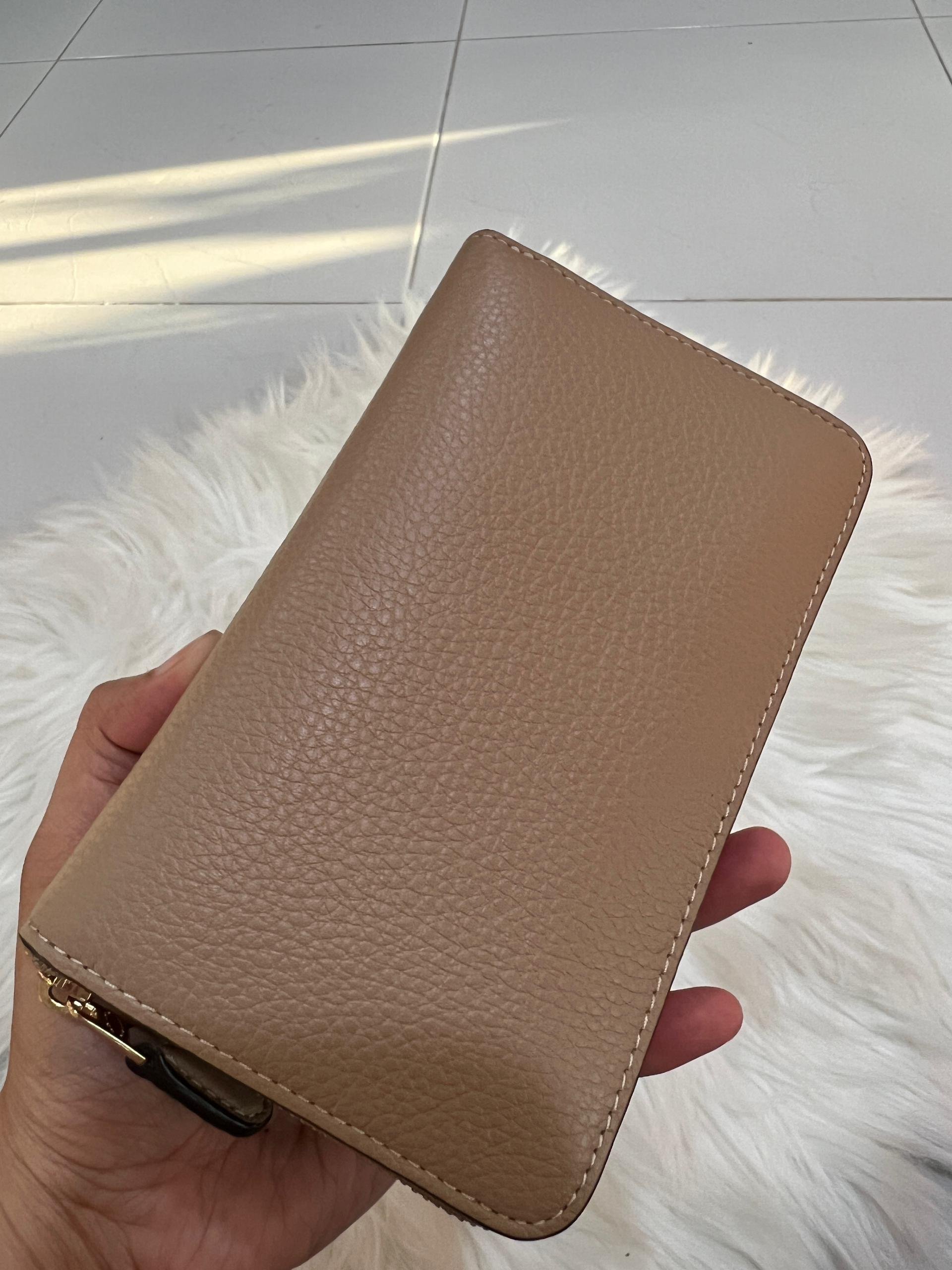 Coach Medium Wallet in Taupe - Image 2