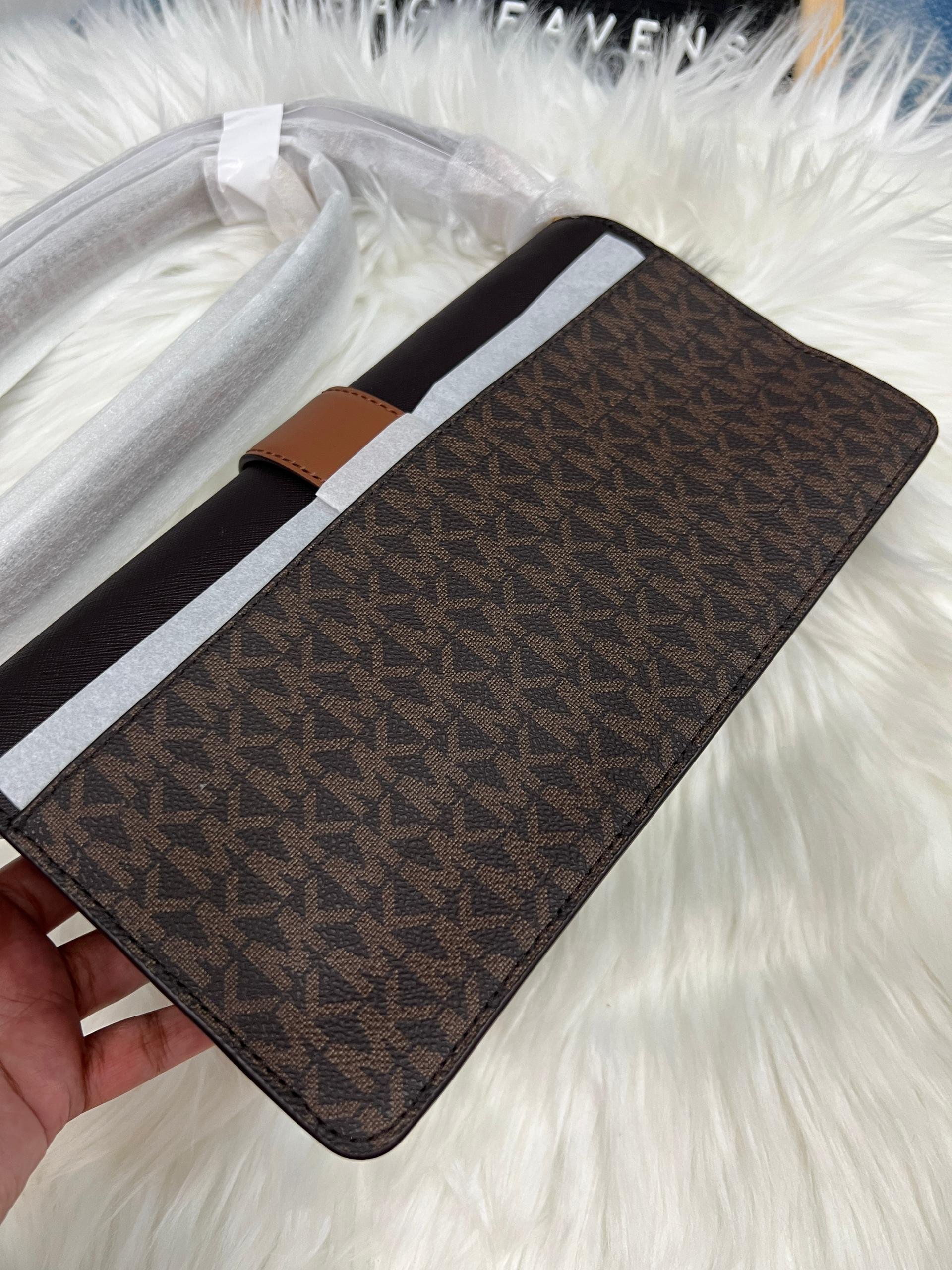 MK Greenwich Medium Flap Shoulder Bag - Image 3