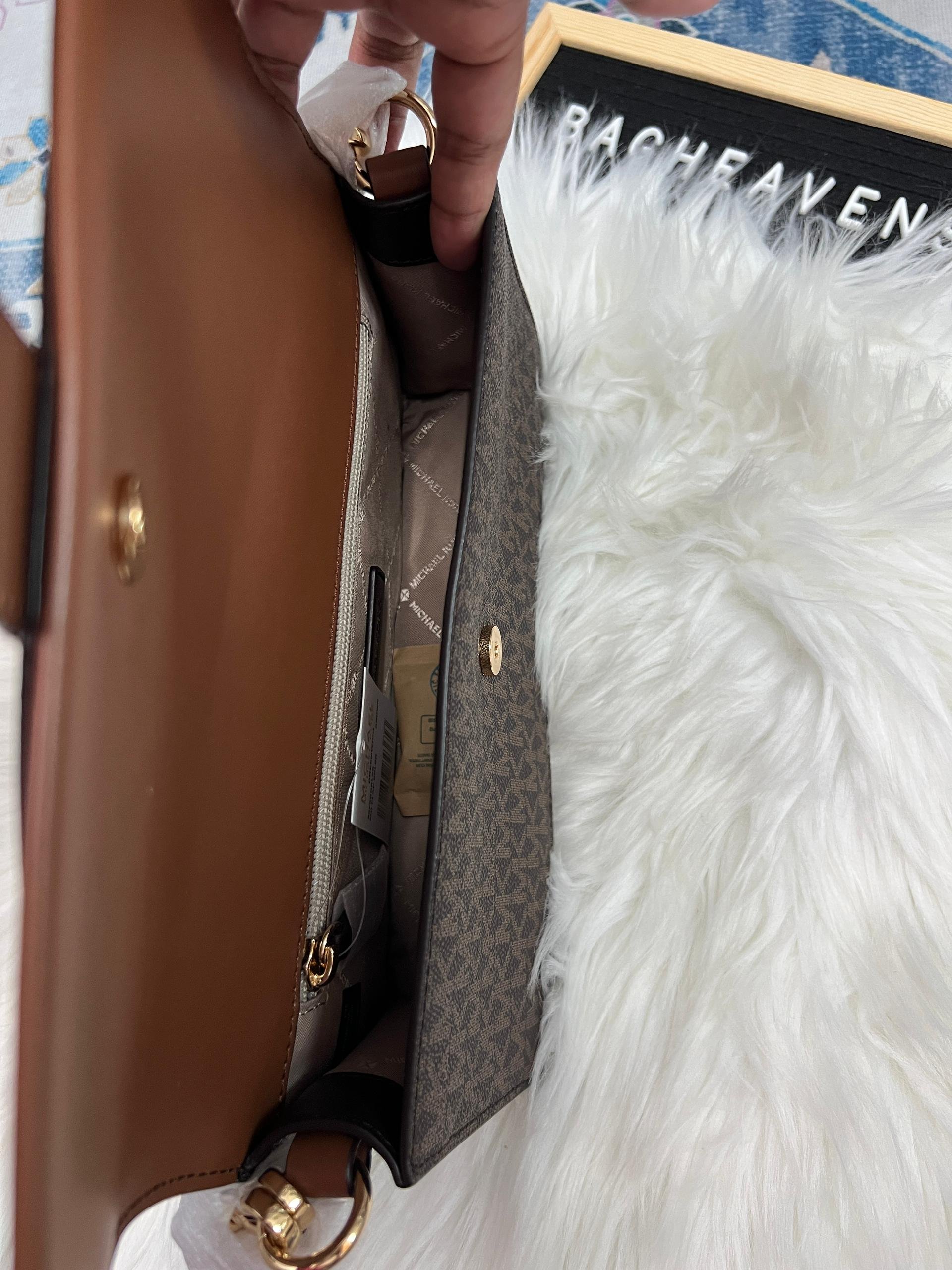 MK Greenwich Medium Flap Shoulder Bag - Image 5