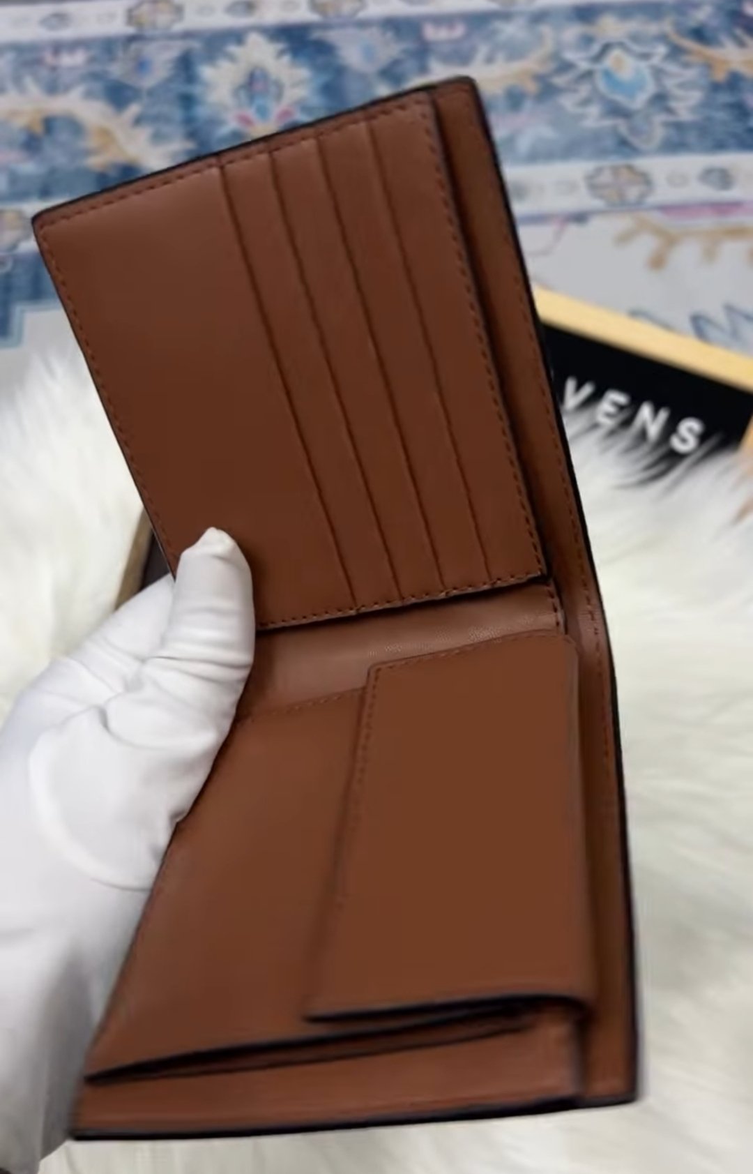 MK Men Wallet in Luggage Brown - Image 2